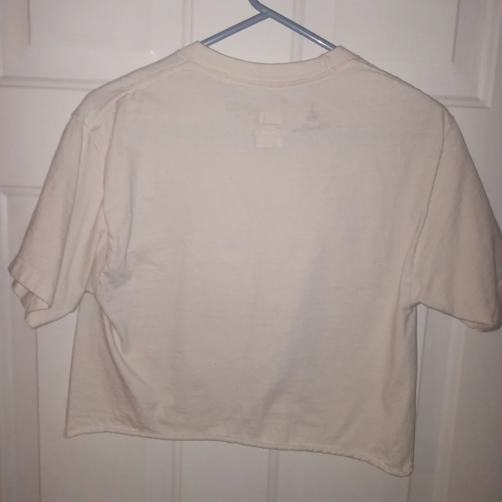 Disney parks Raiders of the Lost Ark Indiana Jones T-Shirt size Medium Crop Top - Picture 4 of 4
